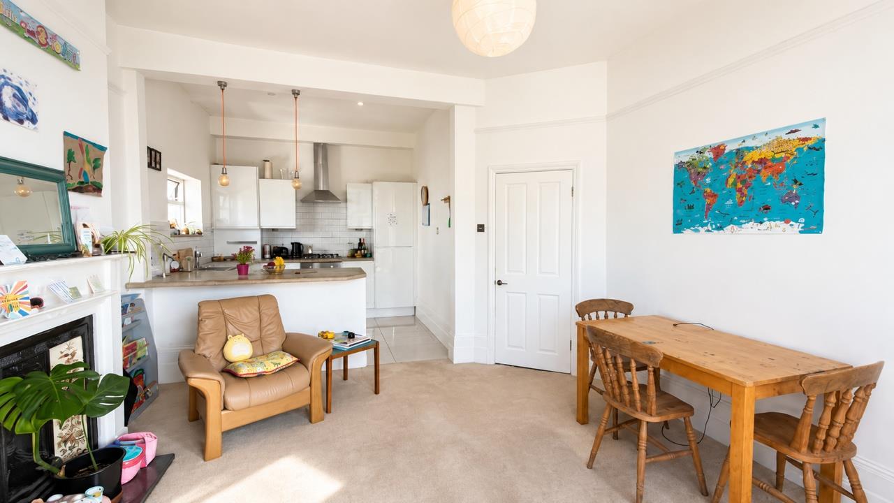 2 bed property in Stockleigh Road, St Leonards-On-Sea